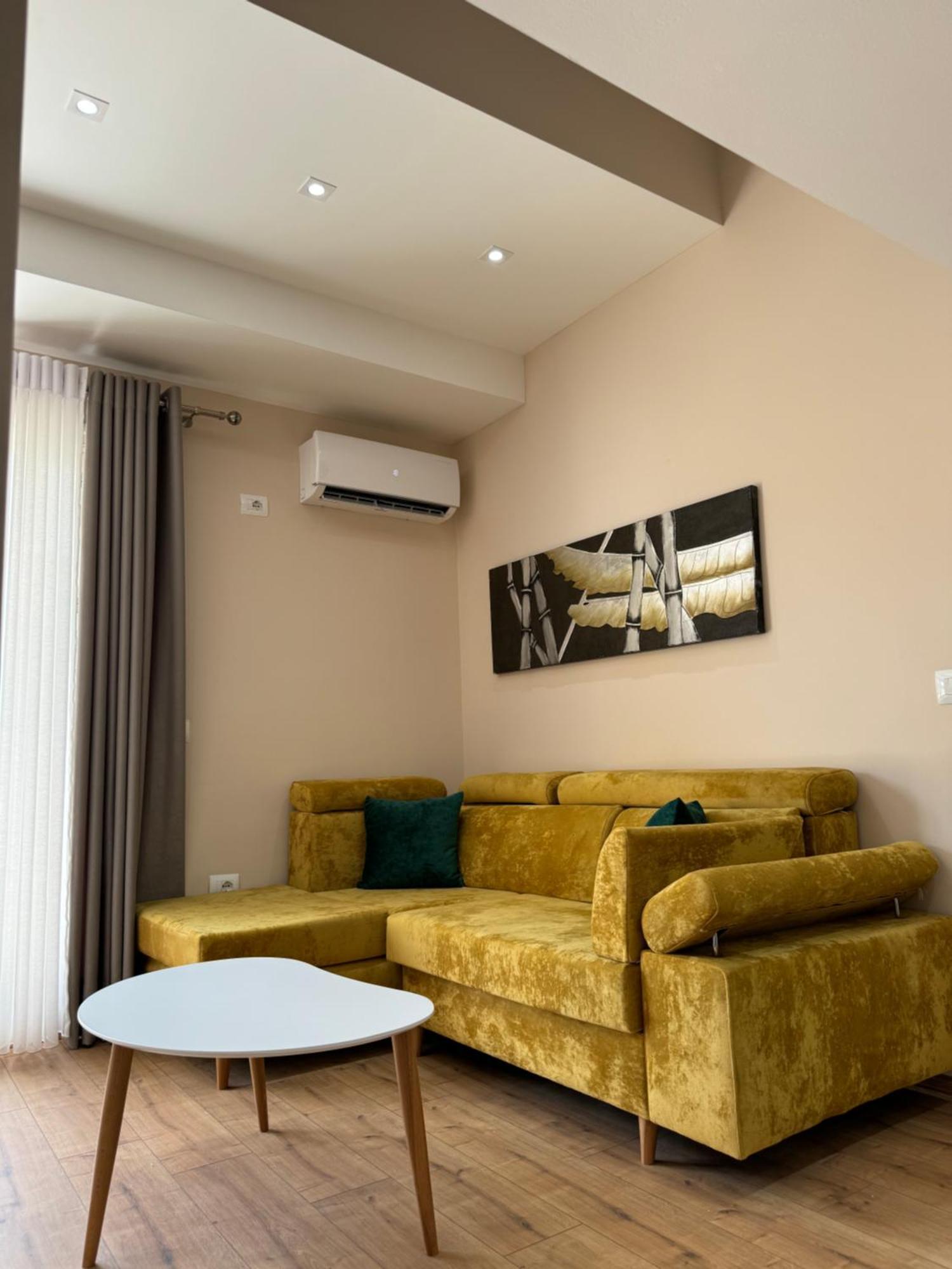 Apartment Haris *