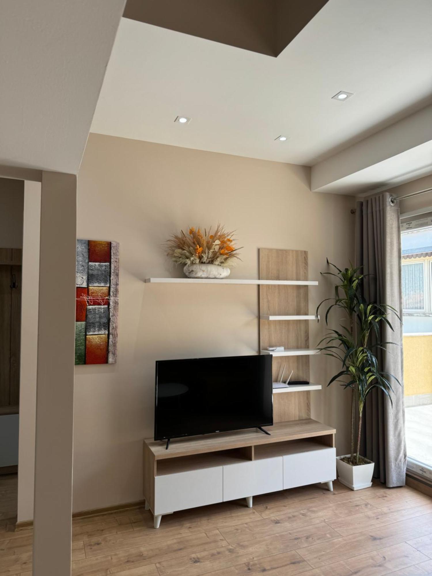 Apartment Haris *