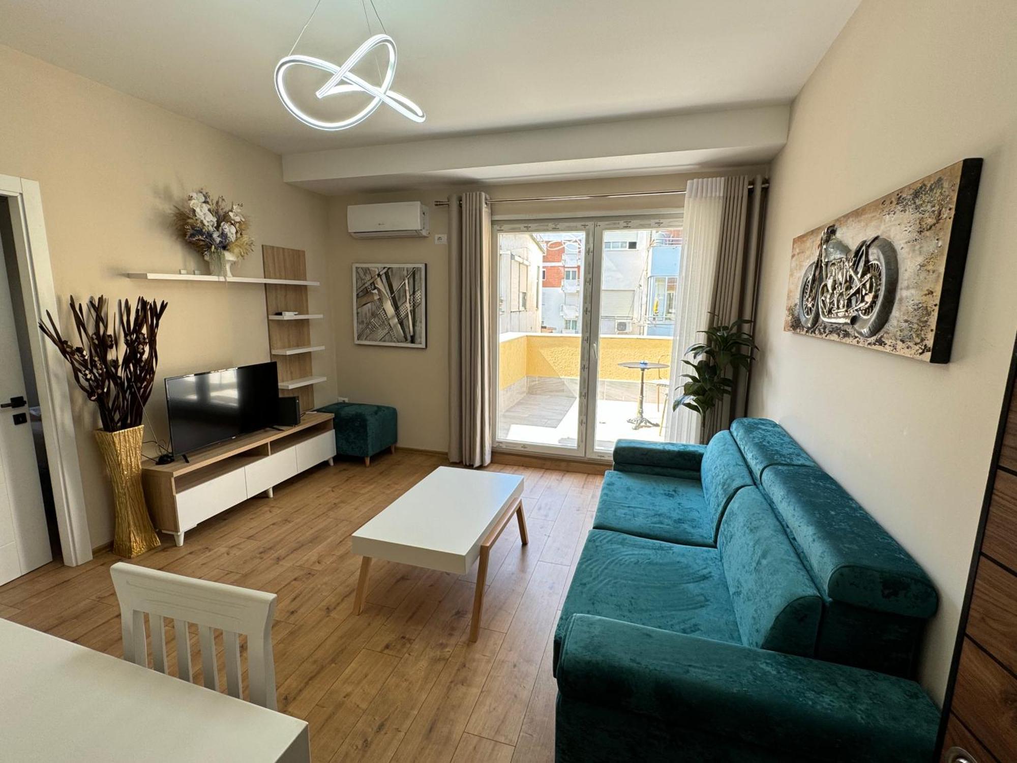Apartment Haris *